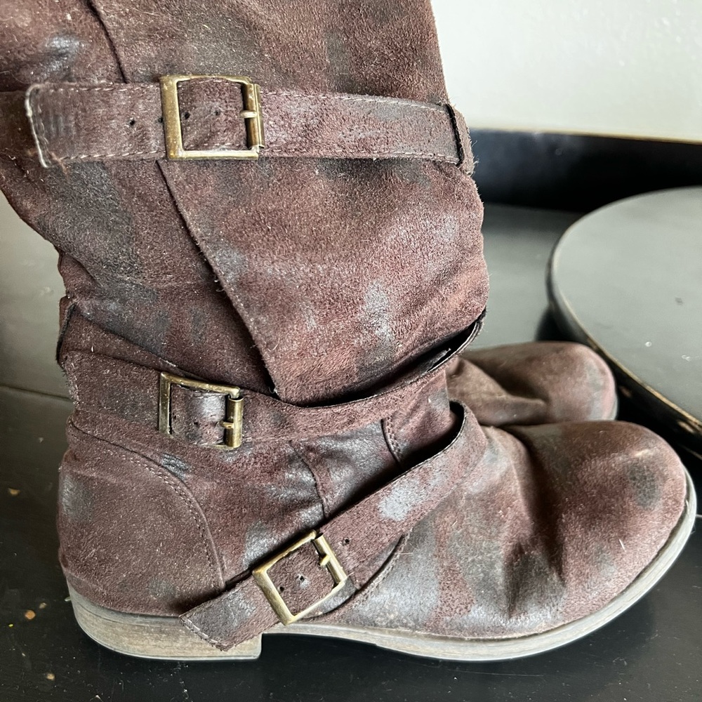 Size 10 Crown Vintage boots